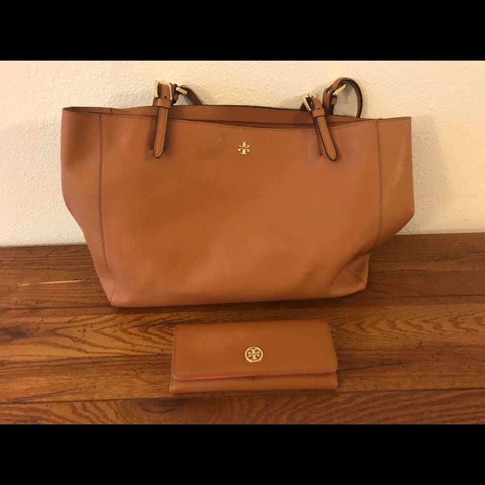 Tory Burch tote and matching wallet